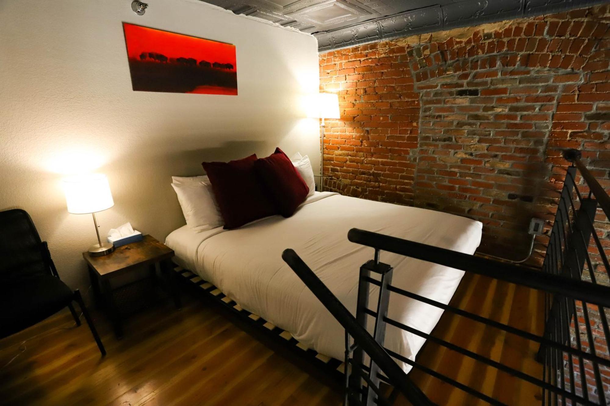 The Hotel 3*